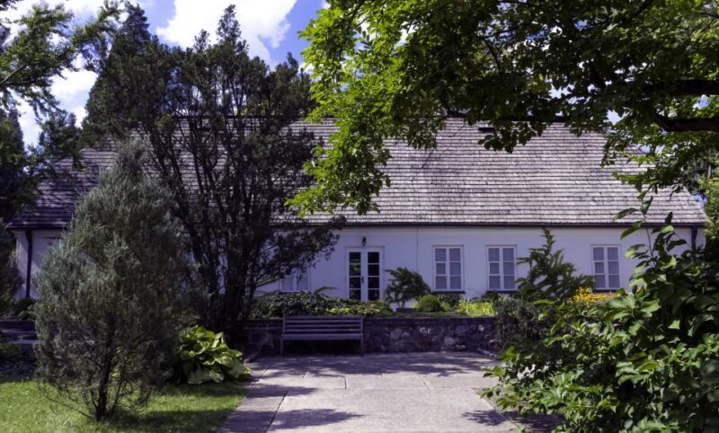 Warsaw: Full-Day Outskirts Private Tour - Key Points