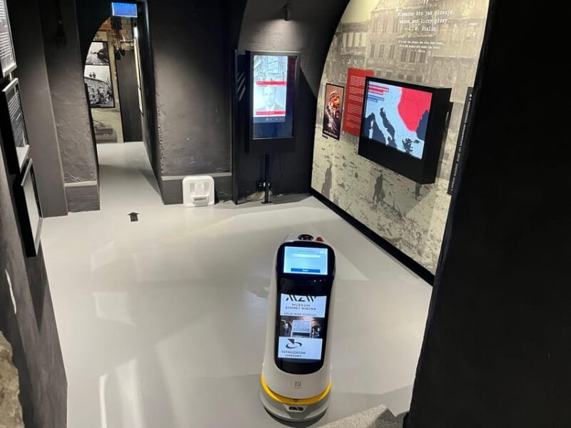 Warsaw: Guided tour of the Cold War Museum - Guides and Accessibility