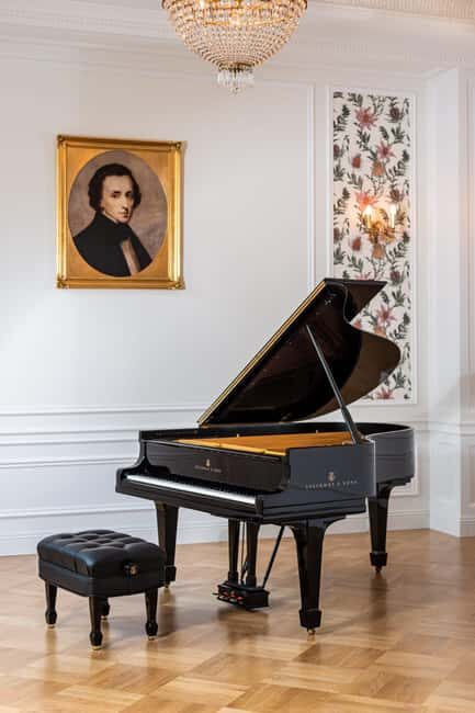 Warsaw: Guided Walking Tour with a Private Chopin Concert - Key Points