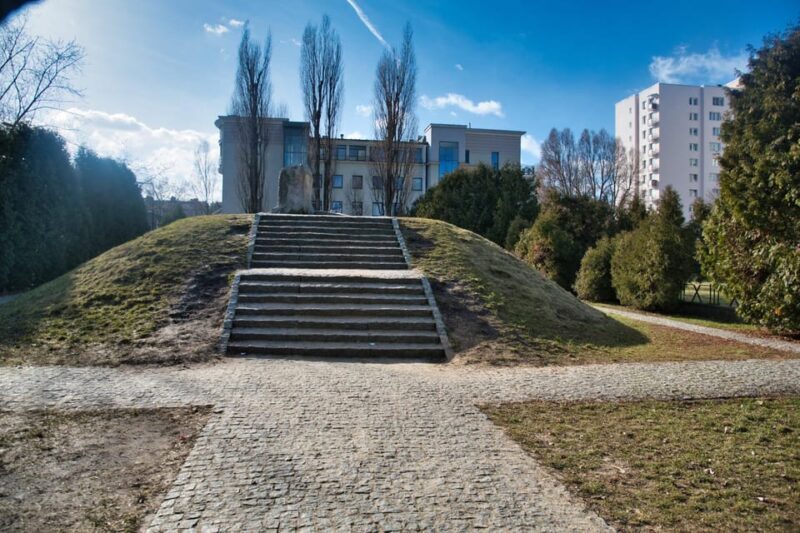Warsaw: Jewish Heritage & Holocaust Walking Tour - What to Expect from the Tour