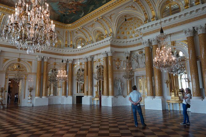 Warsaw Old Town with Royal Castle + Lazienki Park: PRIVATE TOUR /inc. Pick-up/ - FAQ