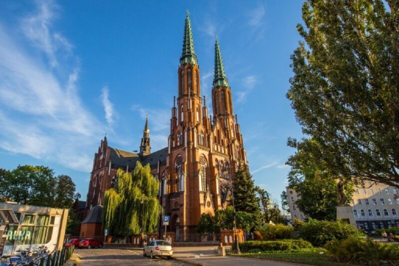 Warsaw: Praga District Tour with Vodka Museum and Tasting - FAQs