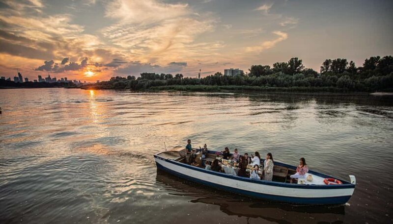 Warsaw: Private Cruise on a wooden boat - max. 12 pax - A Unique Way to See Warsaw