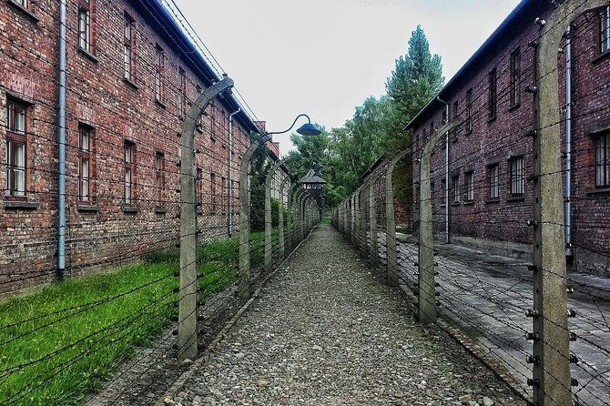 Warsaw to Auschwitz and Krakow Old Town Full-Day Trip by Car - FAQ