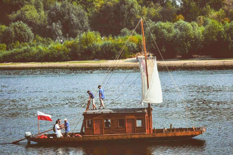 Warsaw: Traditional Galar Cruise on The Vistula River - Warmth, blankets, life jackets, and clean facilities that reduce stress