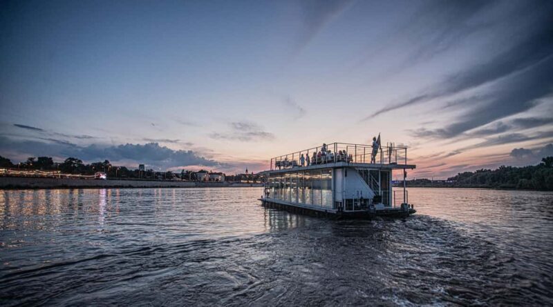 Warsaw: Vistula River Cruise on a Modern Barge - Key Points