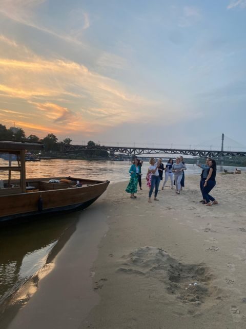 Warsaw: Vistula River Sunset Cruise with Welcome Drink - Key Points