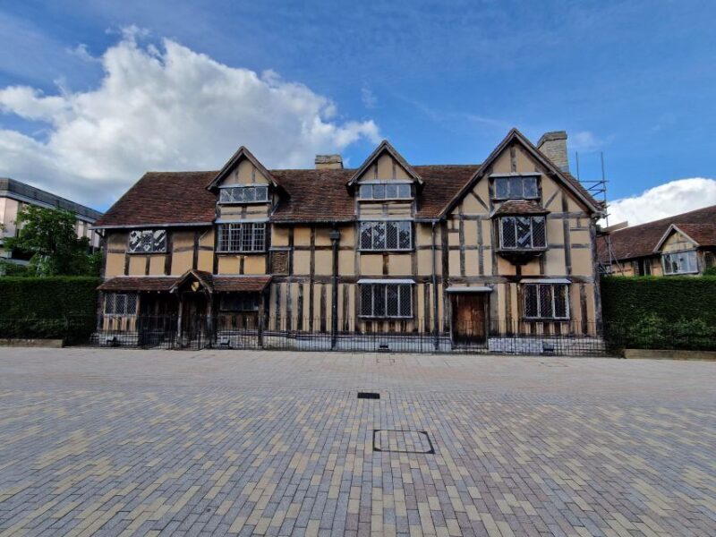 Warwick Castle, Shakespeare's Stratford and the Cotswolds - FAQ