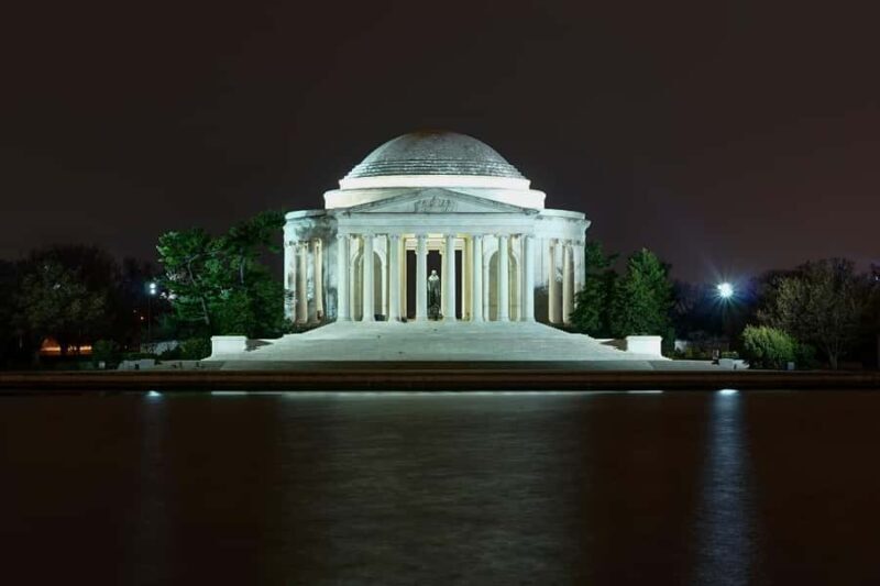 Washington D.C.: Private Night Tour for up to 10 Guests - Key Points