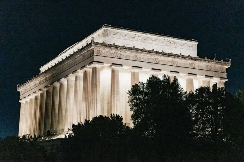 Washington DC: Monuments by Moonlight Nighttime Trolley Tour - Timing and pacing: how to avoid feeling rushed