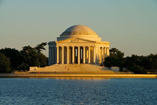 Washington DC Monuments by Moonlight Tour by Trolley - Key Points