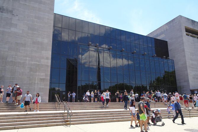 Washington DC Museums self-guided walking tour & scavenger hunt - The Bottom Line