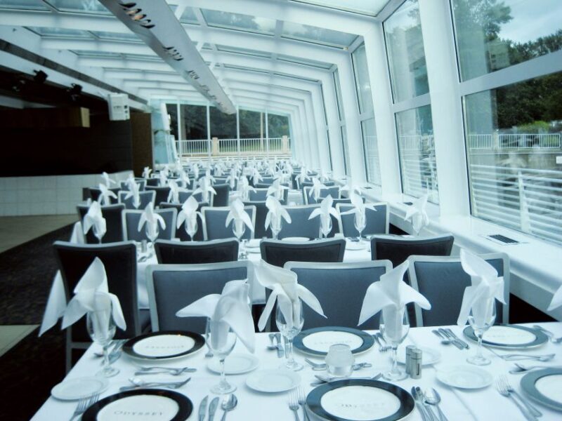 Washington DC: Thanksgiving Gourmet Dinner River Cruise - Sightseeing and Atmosphere