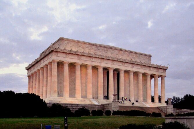 Washington Monument Admission with Morning City Narrated Bus Tour - The Experience in Practice