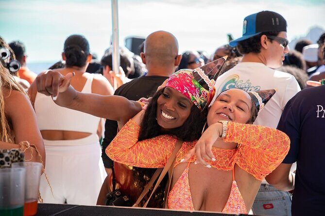 Watch Sunset Over El Arco The Biggest Party - Key Points