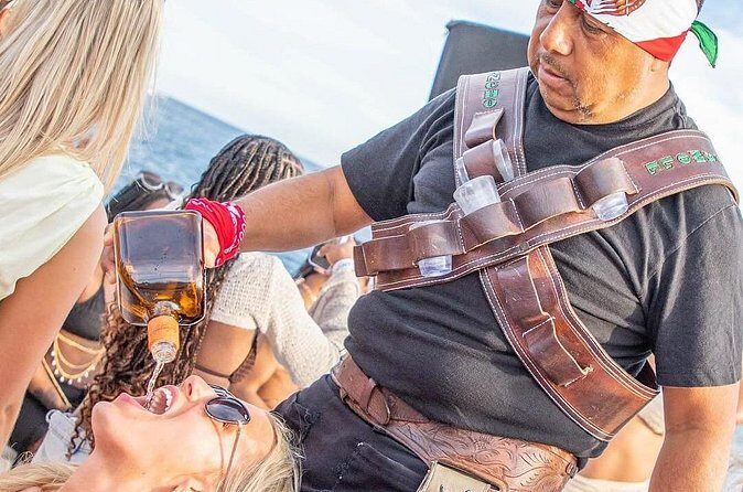 Watch Sunset Over El Arco The Biggest Party - Who Should Book This Tour?