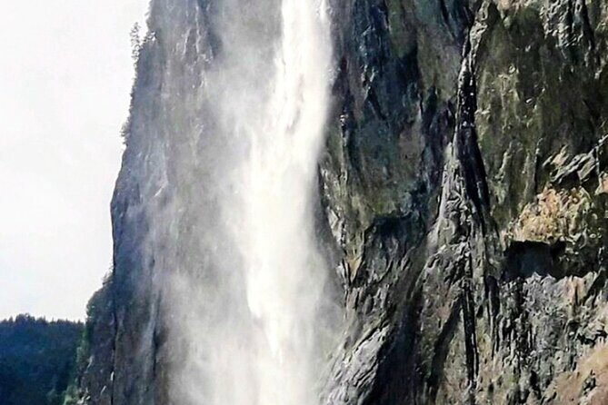 Waterfall Lauterbrunnen CLOY Pier Iseltwald Interlaken Private - References