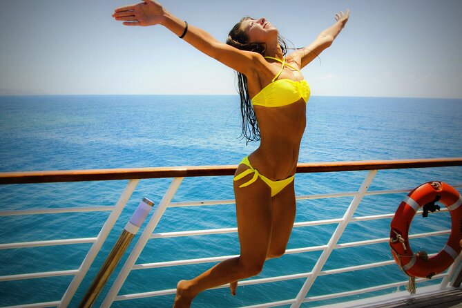 Wave Dancer Sunshine Full Day Cruise - All Inclusive - Live Entertainment Onboard: Magic Shows, Singing, and Crowd Energy