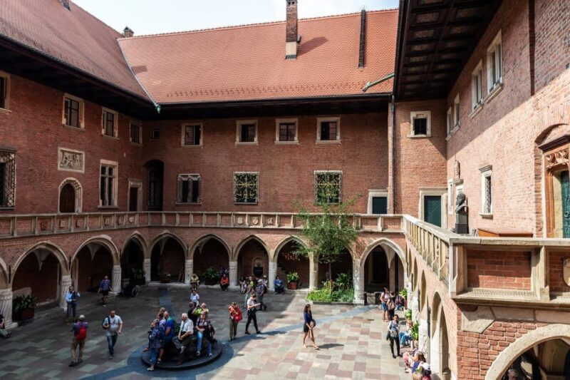Wawel Castle, Old Town, Mary Basilica & Underground Museum - FAQ