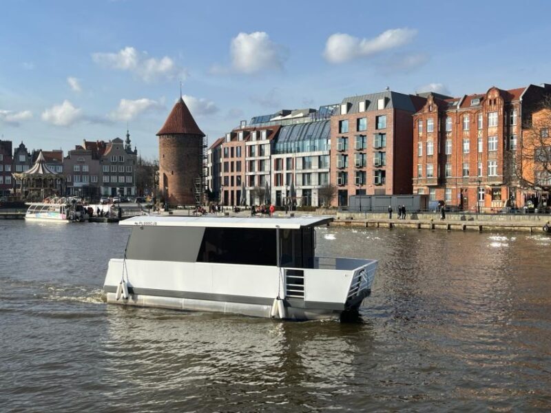 WE HAVE A HEETING AND YOU CAN PLAY YOUR OWN MUSIC ! BE A DJ - Exploring Gdansk from the Water: A Personalized Boat Tour Experience