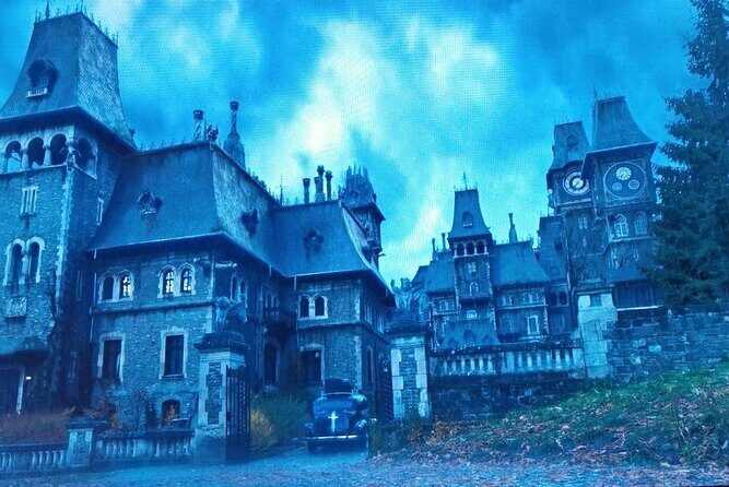 Wednesday Adams Family - Visit 6 filming locations, Private tour - What Makes This Tour Stand Out?