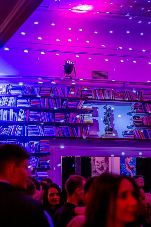 Weekend Night @ The 2nd Floor Secret Club (House / Tech) - A Warm Look at Weekend Nights @ The 2nd Floor Secret Club (House / Tech)