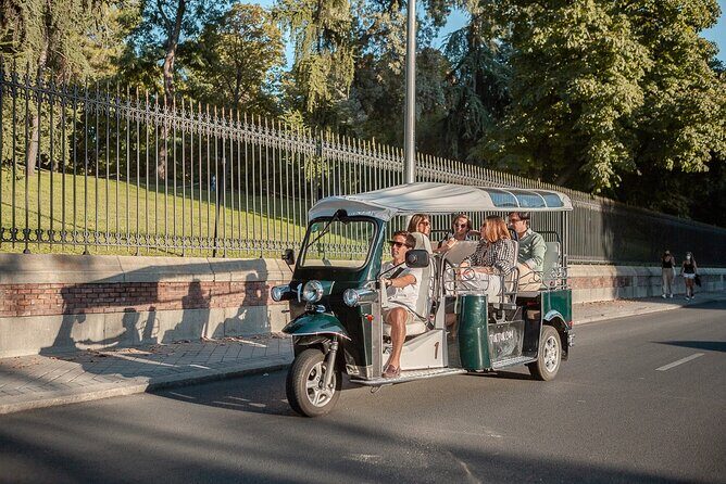 Madrid Welcome Tour with Local Guide in Eco Tuk Tuk Private - Final Thoughts