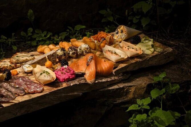 WENDAKE meeting with the Wendat Bike Canoe Tasting - An In-Depth Look at the WENDAKE Tour