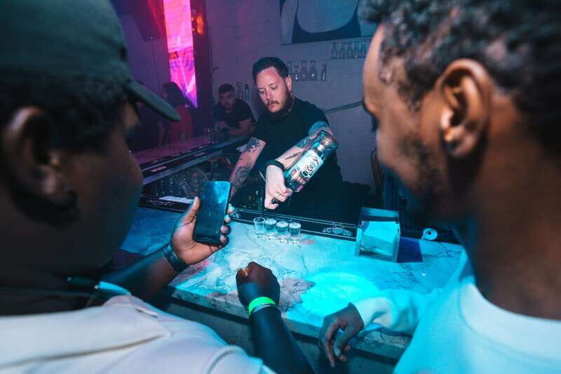 West Coast Party Crawl - Route B - Who Is This Tour Best For?