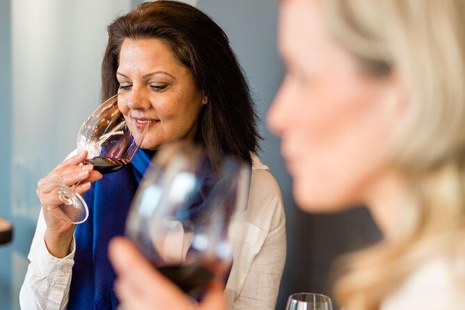 West Kelowna Wine Tour - Classic - 4 Wineries - The Experience in Detail