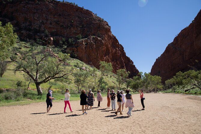 West MacDonnell Ranges & Standley Chasm Day Trip from Alice Springs - FAQ
