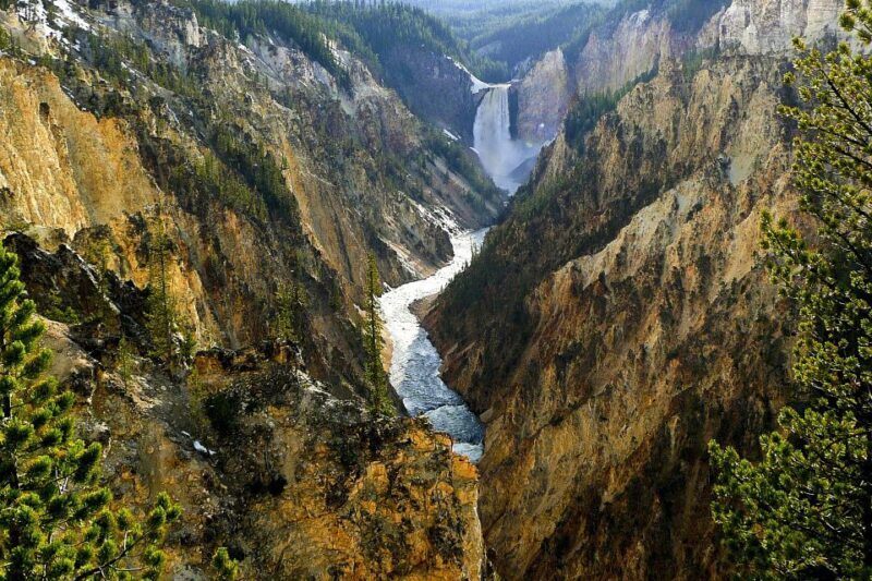 West Yellowstone: Yellowstone Day Tour Including Entry Fee - Exploring the Yellowstone Day Tour