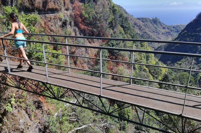Wet your hair in the amazing Moinhos/Nova Levada - Transportation and Logistics
