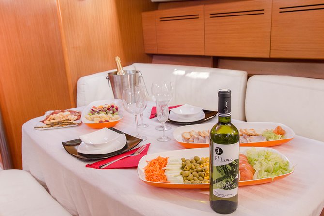 Whales & Dolphins watching in exclusive sailboat - The Rating and Consistency