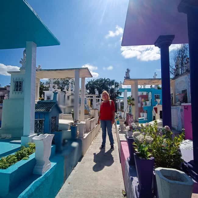 What's Day of the Dead? Merida: Cemetery Tour - Key Points