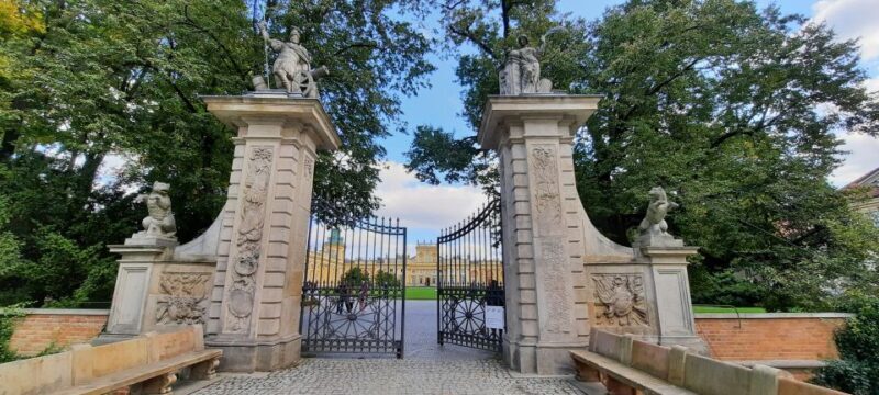 Wilanów Palace: 2-Hour Guided Tour with Entrance Tickets - The Gardens and Scenic Surroundings