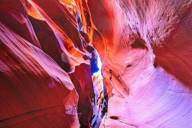Wind Pebble Canyon Full Hiking tour through Antelope Canyon - What to Expect from the Tour