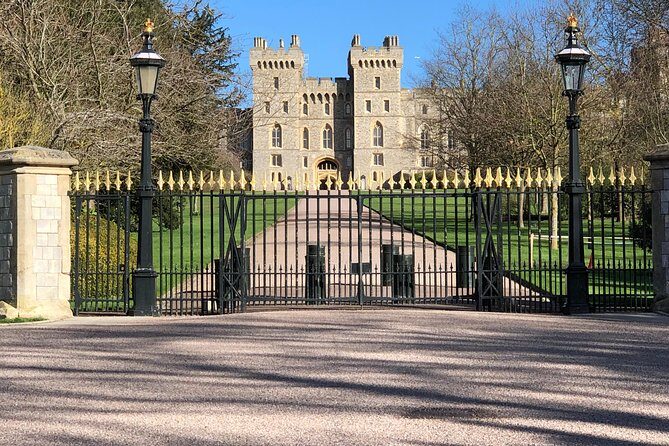 Windsor Castle and Stonehenge Private Car with Driver Guide - FAQs