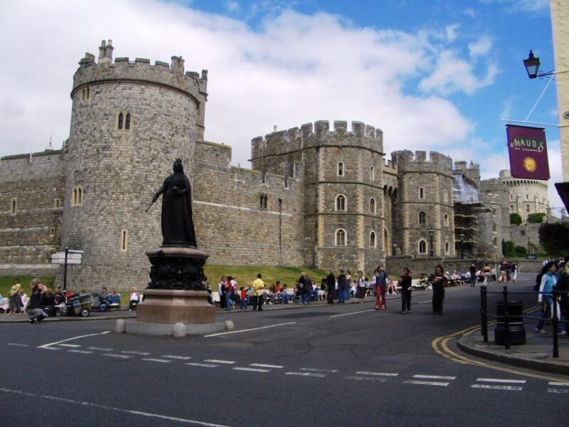 Windsor Castle Hampton Court palace Private Tour with Ticket - An In-Depth Look at the Experience
