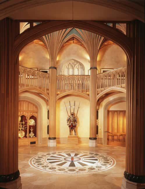 Windsor Castle with Pub Lunch and Private Transfer - Key Points