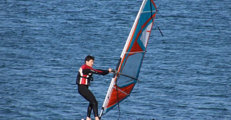 Windsurf class on Valencia beach - What to Expect from the Windsurf Class