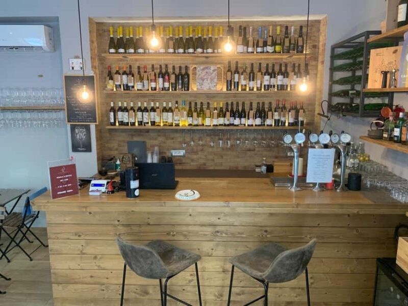 Wine Tasting Experience with Local Food Pairings in Naples - The Experience: What to Expect