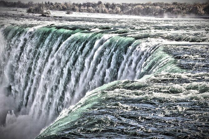 Winter Wonder of Niagara Falls Tour From Toronto - Who Should Consider This Tour?