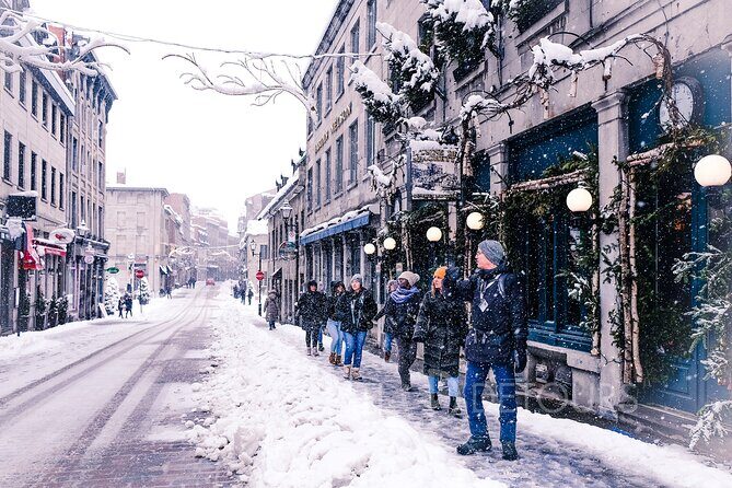Winter Wonderland Express: Old Montreal Highlights Walking Tour - The Experience in Detail