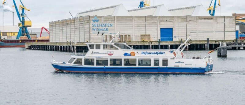 Wismar: Harbor Cruise with Sea Animal Fishing and Guide - Key Points