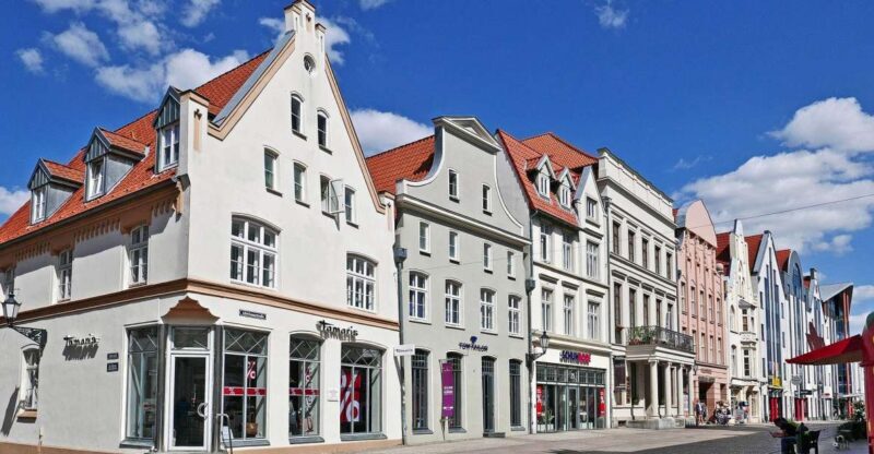 Wismar Private Guided Walking Tour - Key Points