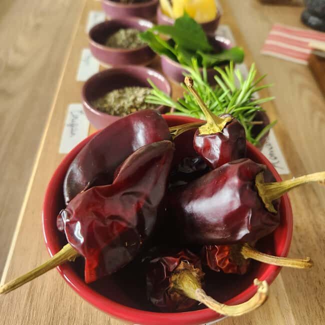 Workshop in Cambo-les-Bains: tour, tasting, and making spicy oil - Who Would Enjoy This Experience?