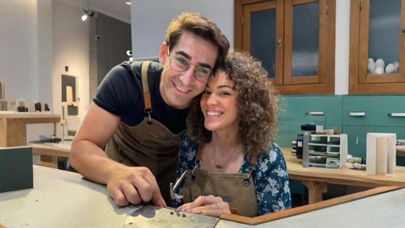 Workshop in Murcia: melt and create your own gold or silver jewelry - FAQs