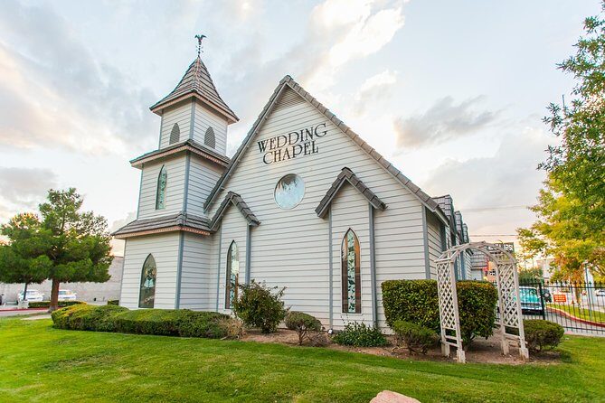 World-Famous Drive-Up Wedding in Las Vegas - What to Expect from the Drive-Up Wedding Experience