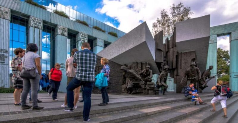 World War 2 in Warsaw walking tour in English - The Sum Up